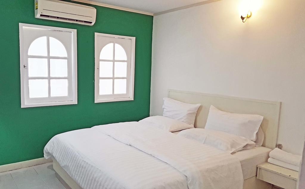 Mr.Sea In Bangkok Hostel Exterior foto